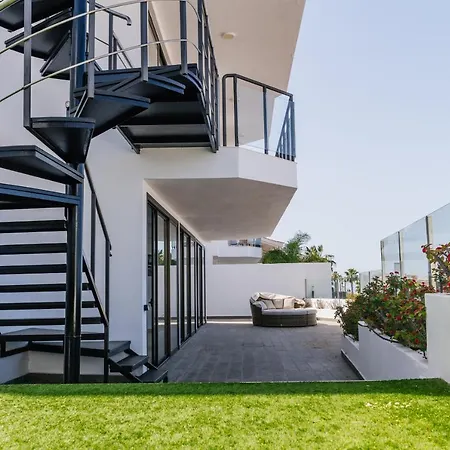 Sunset White - Ocean View, Jakuzzi, Heated Pool, Air-conditioning, Grill * Playa de las Americas (Tenerife)